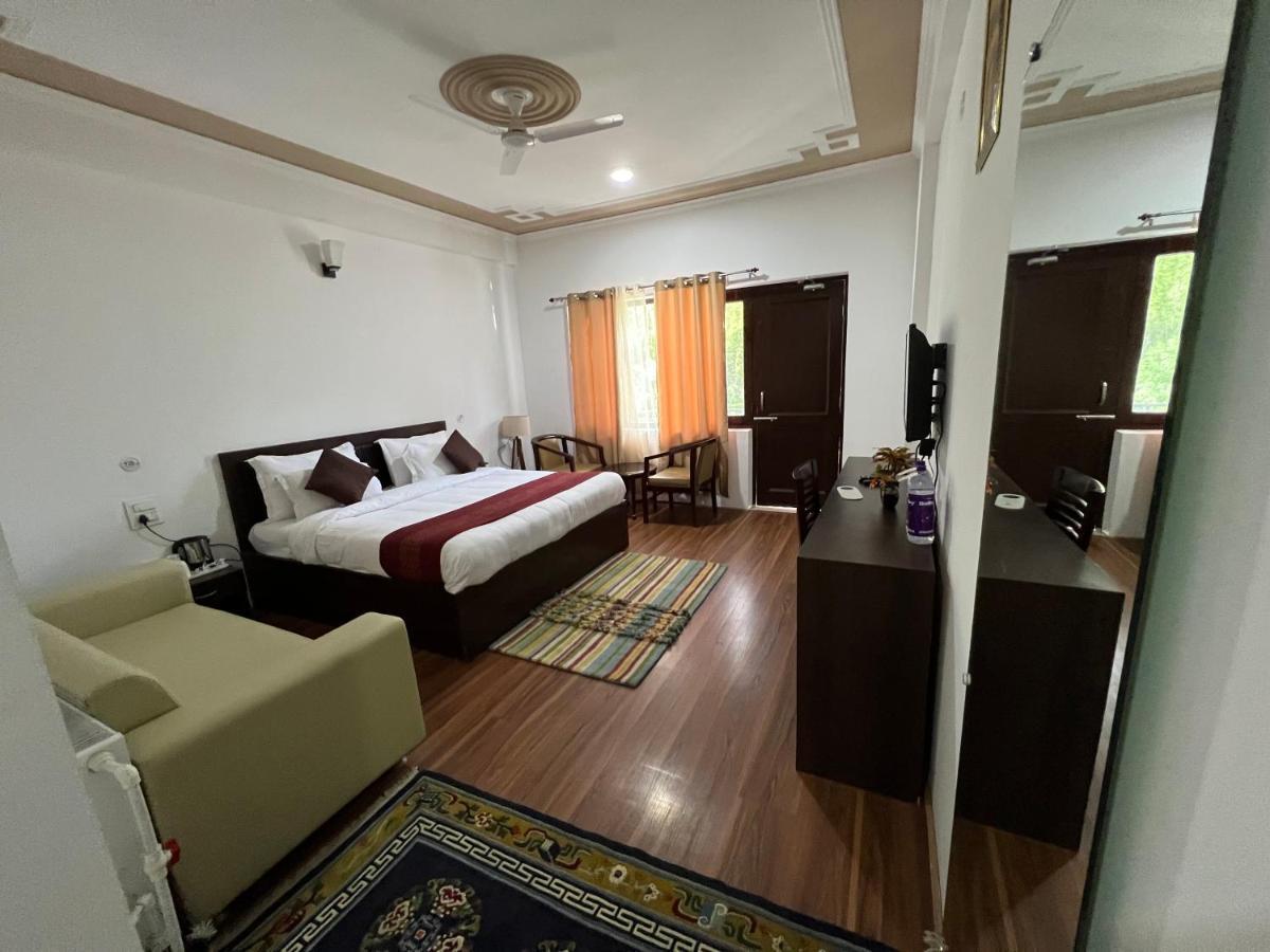Hotel Chhutuk Heights Kargil Buitenkant foto