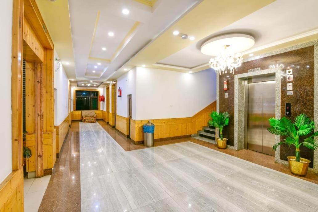 Hotel Chhutuk Heights Kargil Buitenkant foto