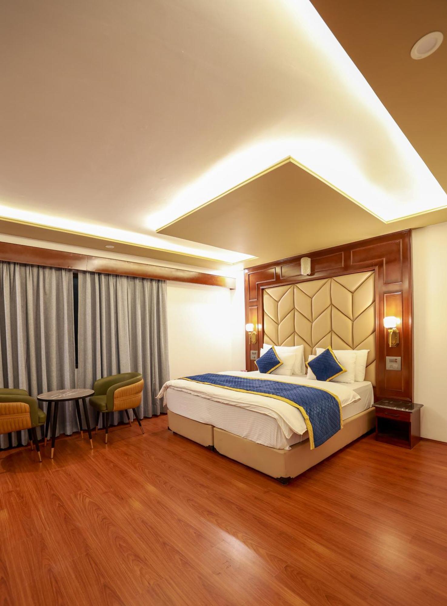 Hotel Chhutuk Heights Kargil Buitenkant foto